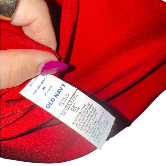 Old Navy Vibrant Scarlet cloud comfy Crop Top - Picture 3 of 3
